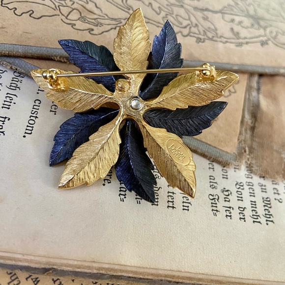 Vintage Joan Rivers black & gold tone Desert Cactus rhinestone accented brooch - Picture 8 of 10